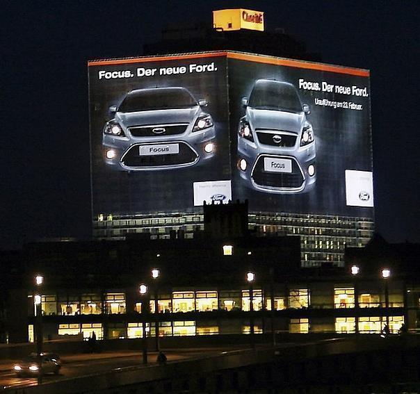 Ford Focus-Poster an der Charité. Foto: Auto-Reporter/Ford